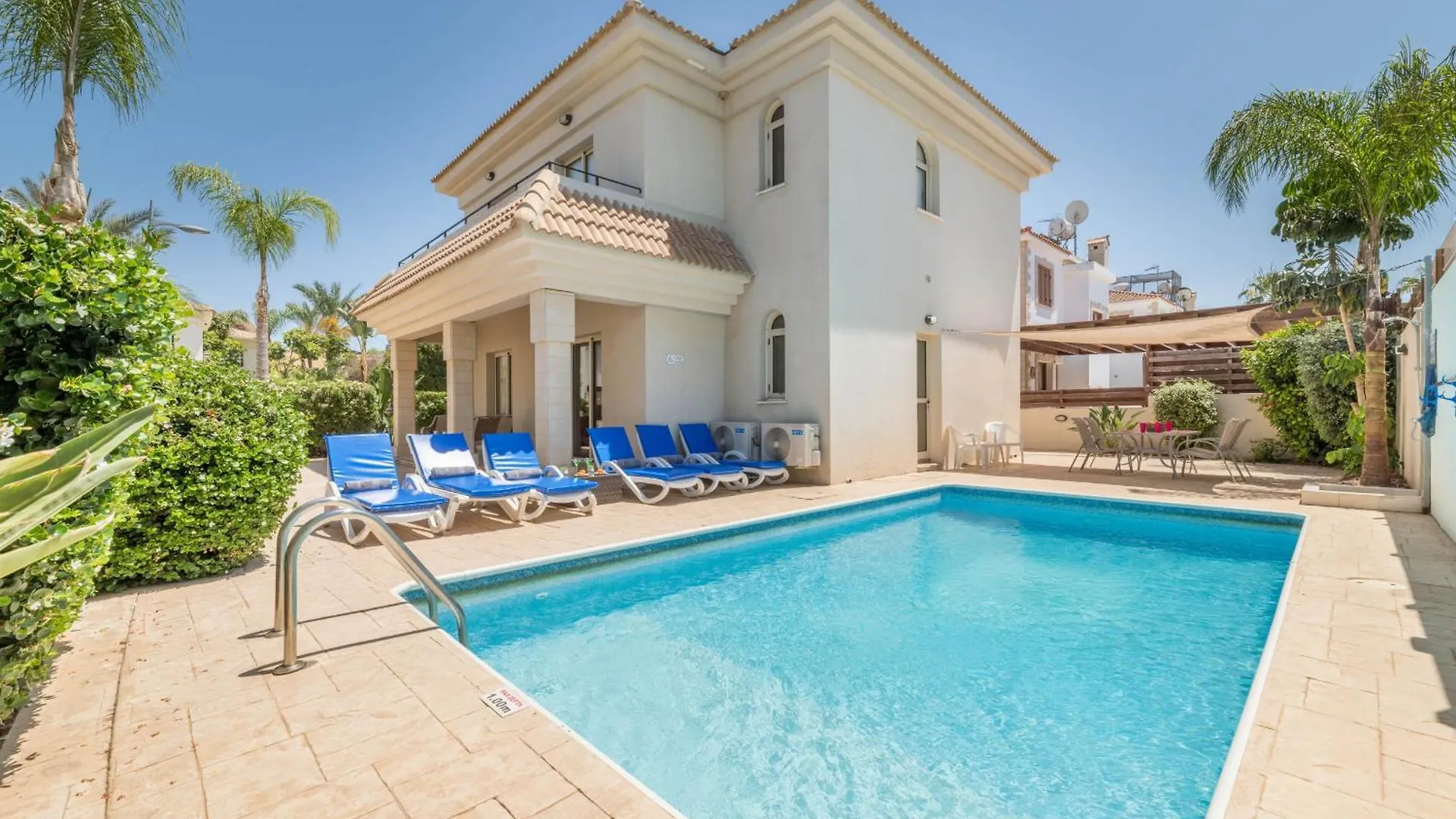 Villa Lindo location